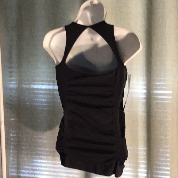 Women’s workout top - Picture 4 of 6